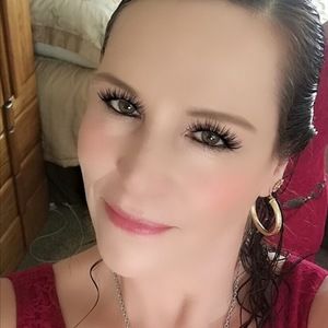 Meet your Posher, Vicky